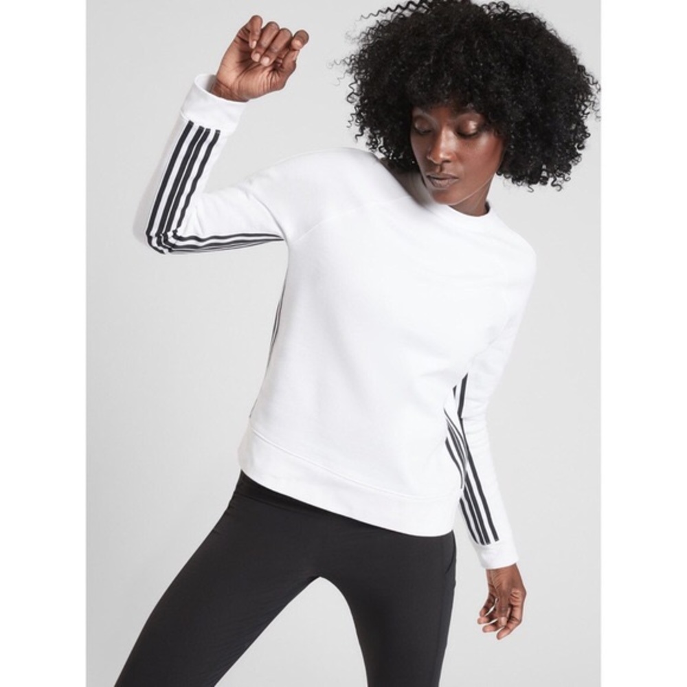 Athleta 24/7 white sweatshirt